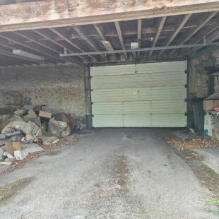 Condé-sur-l’Escaut : Immeuble mixte avec fort potentiel locatif et parking privé