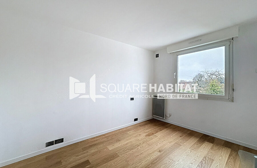 CHARMANT APPARTEMENT T3 AVEC CHEMINÉE ET VERANDA – RONCHIN – GRANDE TERRASSE – GARAGE EN SOUS SOL – CAVE