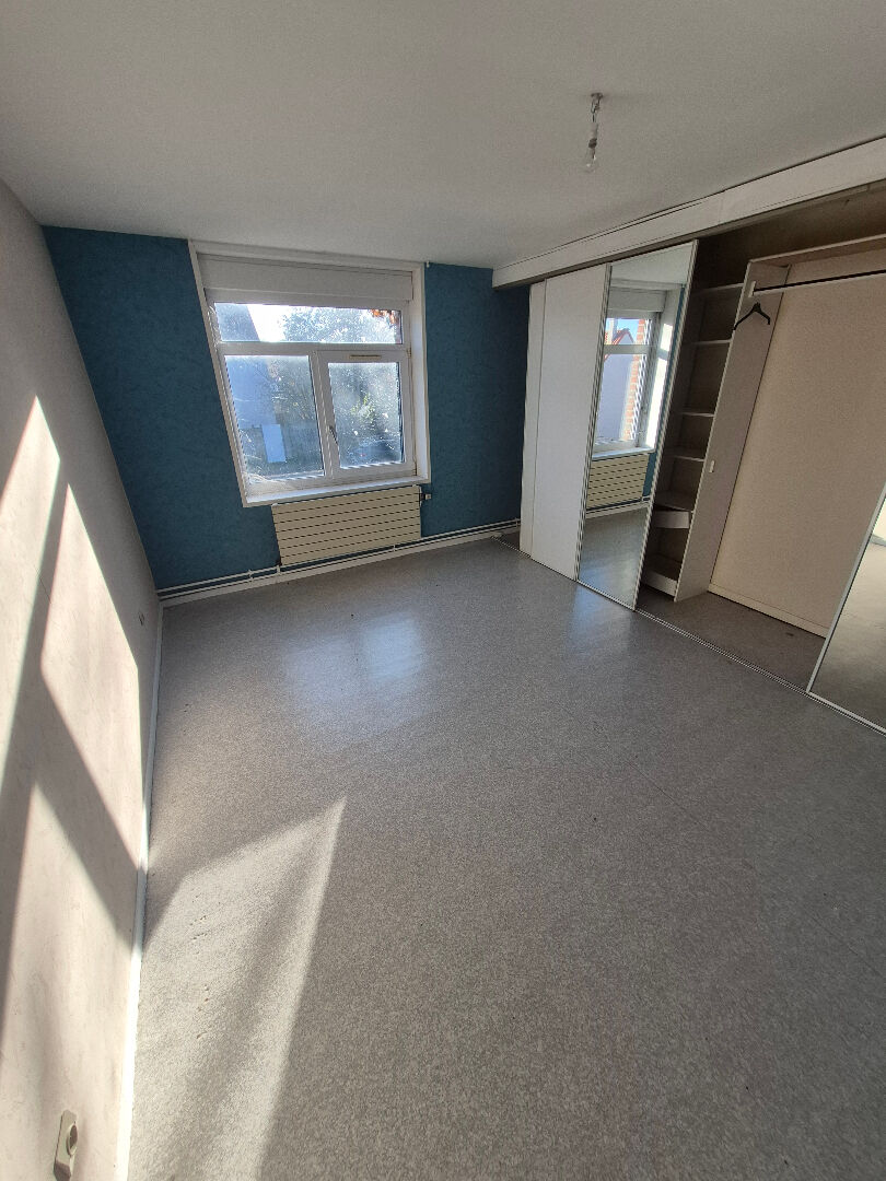 Bâtiment à usage mixte – Opportunité Rare à Attiches