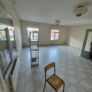 Bâtiment à usage mixte – Opportunité Rare à Attiches