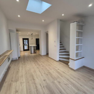 À découvrir sans attendre : superbe semi-flamande entièrement rénovée !