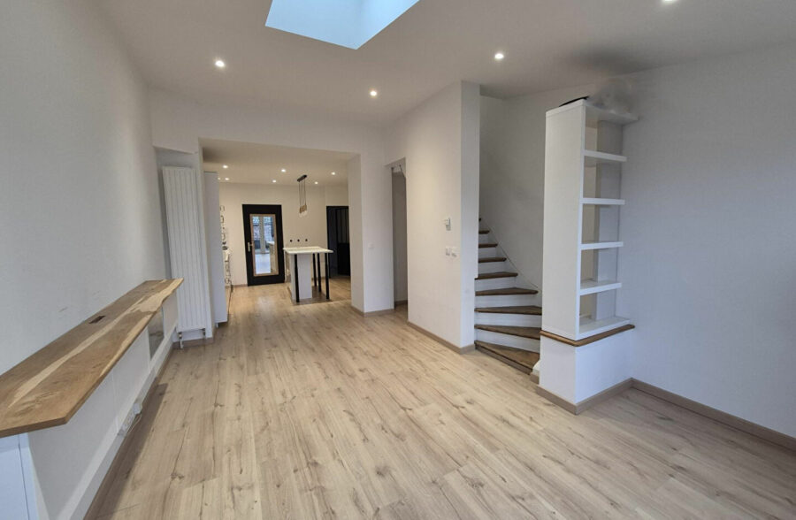 À découvrir sans attendre : superbe semi-flamande entièrement rénovée !