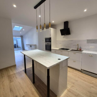 À découvrir sans attendre : superbe semi-flamande entièrement rénovée !