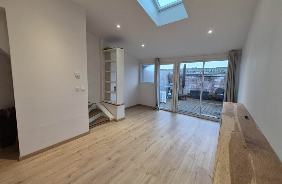 À découvrir sans attendre : superbe semi-flamande entièrement rénovée !