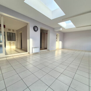 Maison individuelle 3 Chambres + 3  Garages