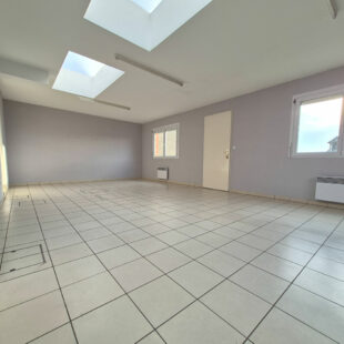 Maison individuelle 3 Chambres + 3  Garages