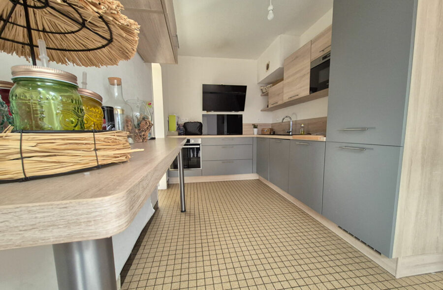 Maison individuelle 3 Chambres + 3  Garages