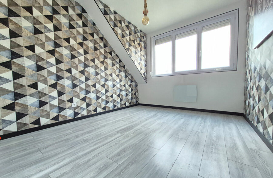 Maison individuelle 3 Chambres + 3  Garages