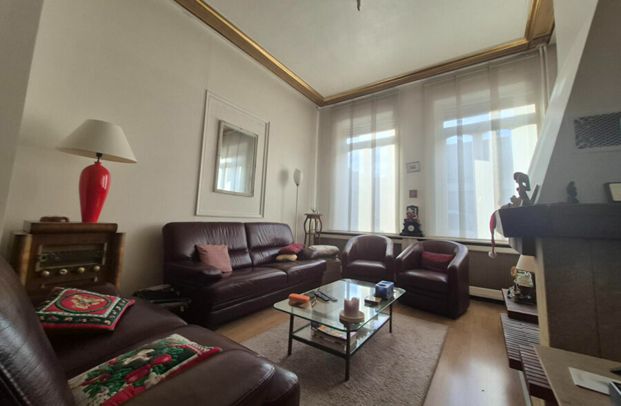 Semi bourgeoise 135m carré , 4 chambres proche du métro et tram