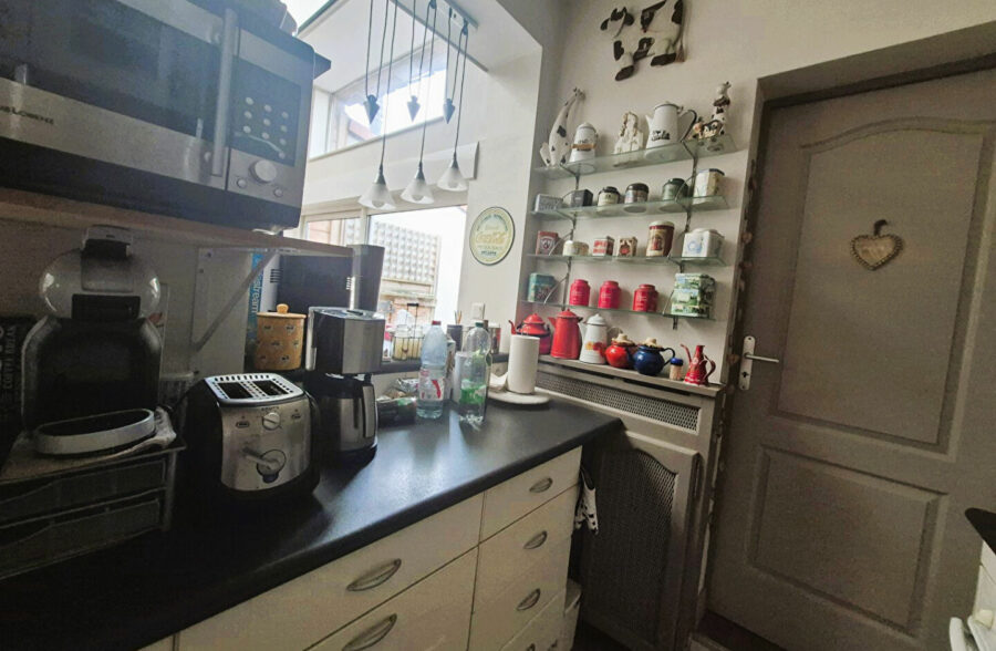 Semi bourgeoise 135m carré , 4 chambres proche du métro et tram