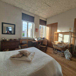 Semi bourgeoise 135m carré , 4 chambres proche du métro et tram