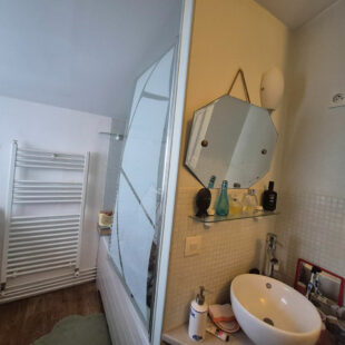 Semi bourgeoise 135m carré , 4 chambres proche du métro et tram