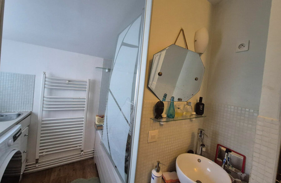 Semi bourgeoise 135m carré , 4 chambres proche du métro et tram