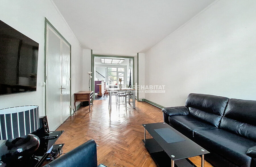 Maison semi bourgeoise avec cachet 167M2 avec garage.