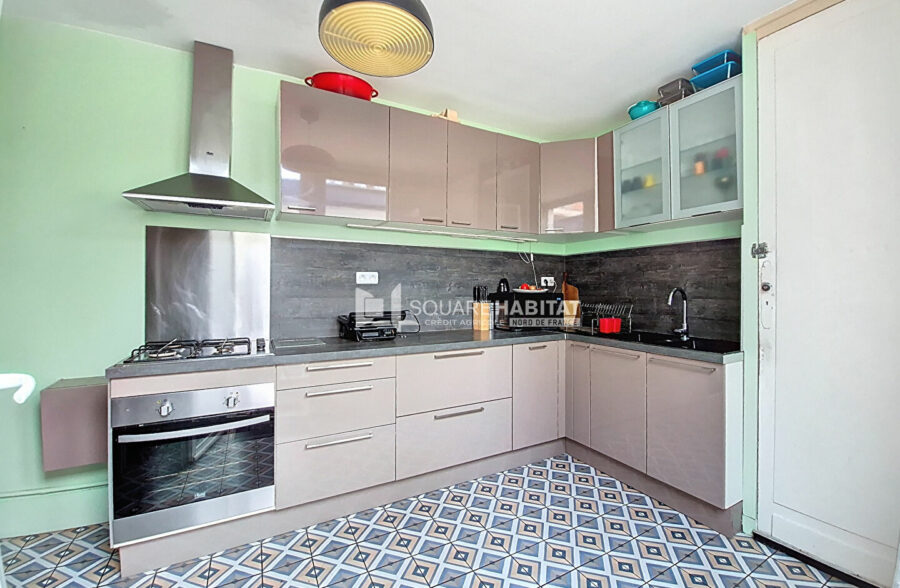 Maison semi bourgeoise avec cachet 167M2 avec garage.