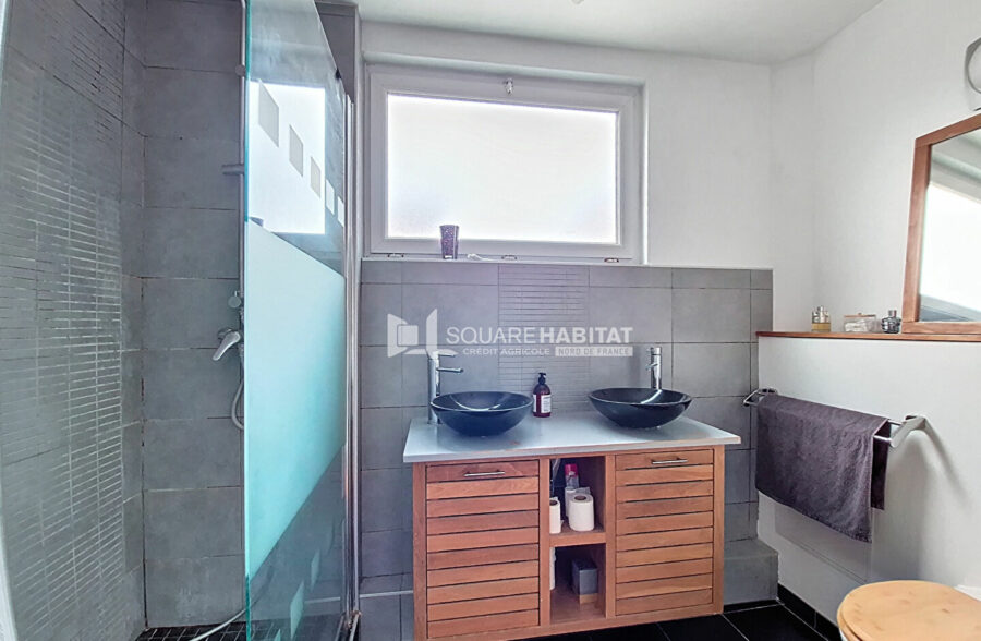 Maison semi bourgeoise avec cachet 167M2 avec garage.