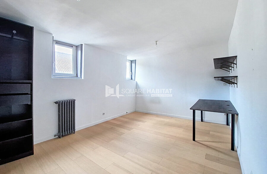 Maison semi bourgeoise avec cachet 167M2 avec garage.