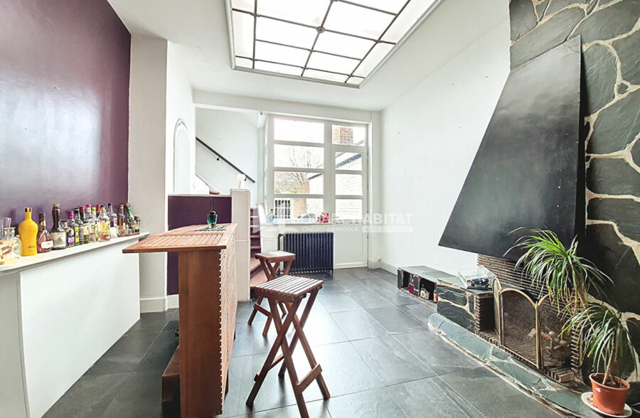 Maison semi bourgeoise avec cachet 167M2 avec garage.