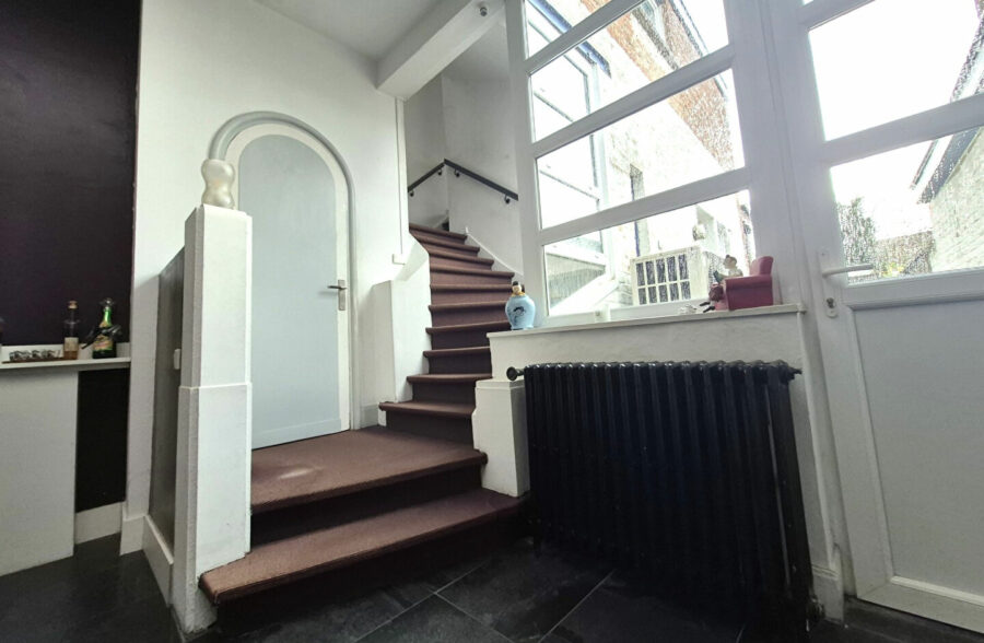 Maison semi bourgeoise avec cachet 167M2 avec garage.