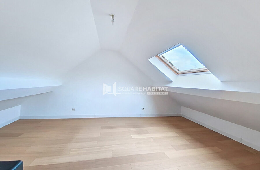 Maison semi bourgeoise avec cachet 167M2 avec garage.