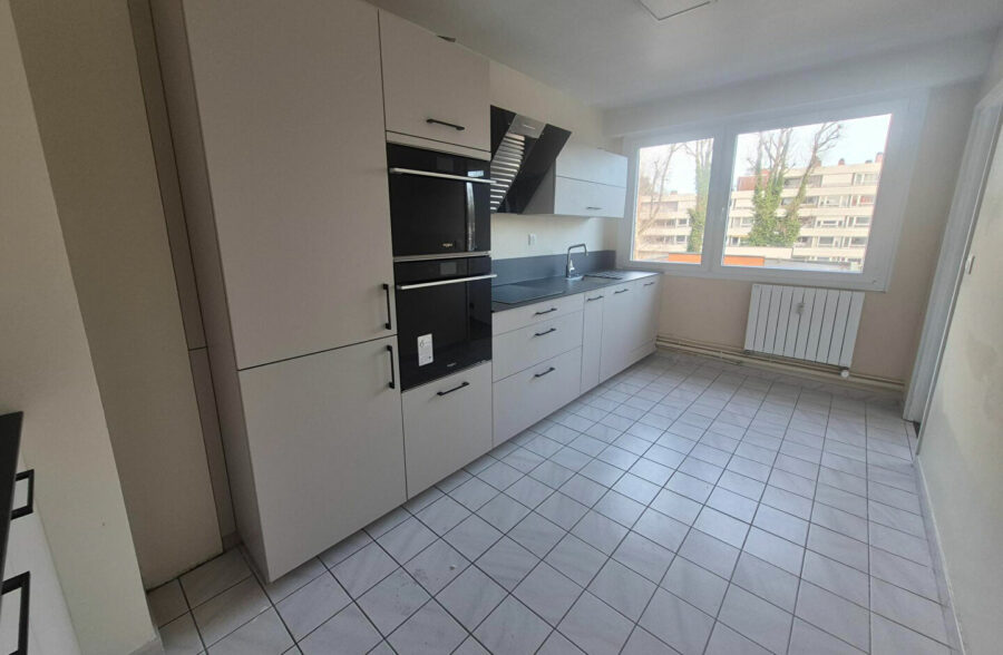 Barbieux, Appartement T3, balcon et garage
