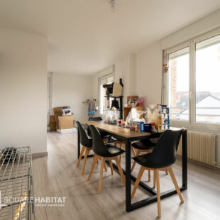 Immeuble comprenant 2 logements et garage