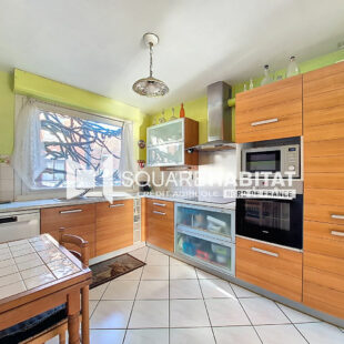 Rare sur le secteur ! Maison semi individuelle avec garage et jardin sans vis-à-vis