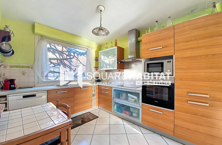 Rare sur le secteur ! Maison semi individuelle avec garage et jardin sans vis-à-vis