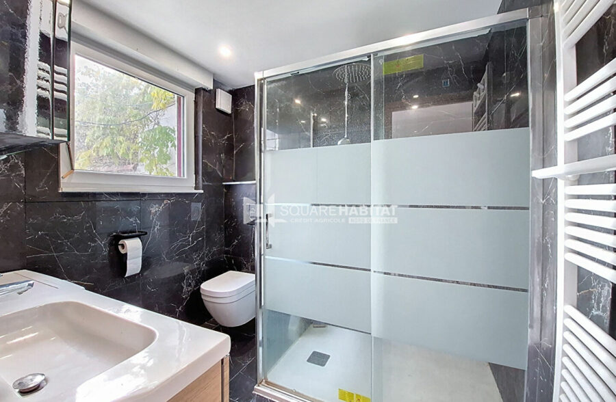 SECTEUR DES FRANCS- 1930 INTEGRALEMENT RENOVEE