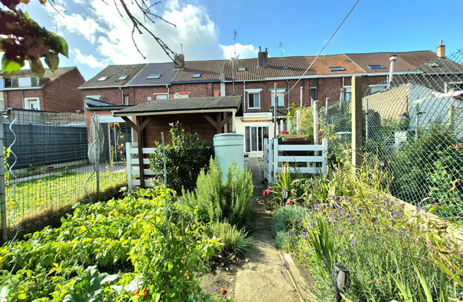 MAISON 1930 AVEC JARDIN