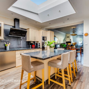 Maison Tourcoing 7 pièce(s) 0200 m2