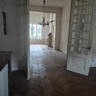 À VENDRE  Maison 7 pièces à rénover 142 m²  Secteur calme, proche transports et commerces