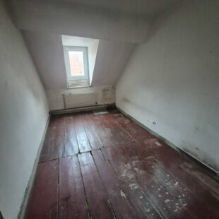 À VENDRE  Maison 7 pièces à rénover 142 m²  Secteur calme, proche transports et commerces