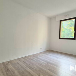 Appartement T3 Saint Maur avec parking et balcon