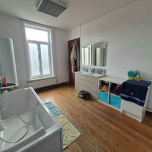 Croix Mairie, maison semi individuelle de 100 m², 3 chambres + jardin