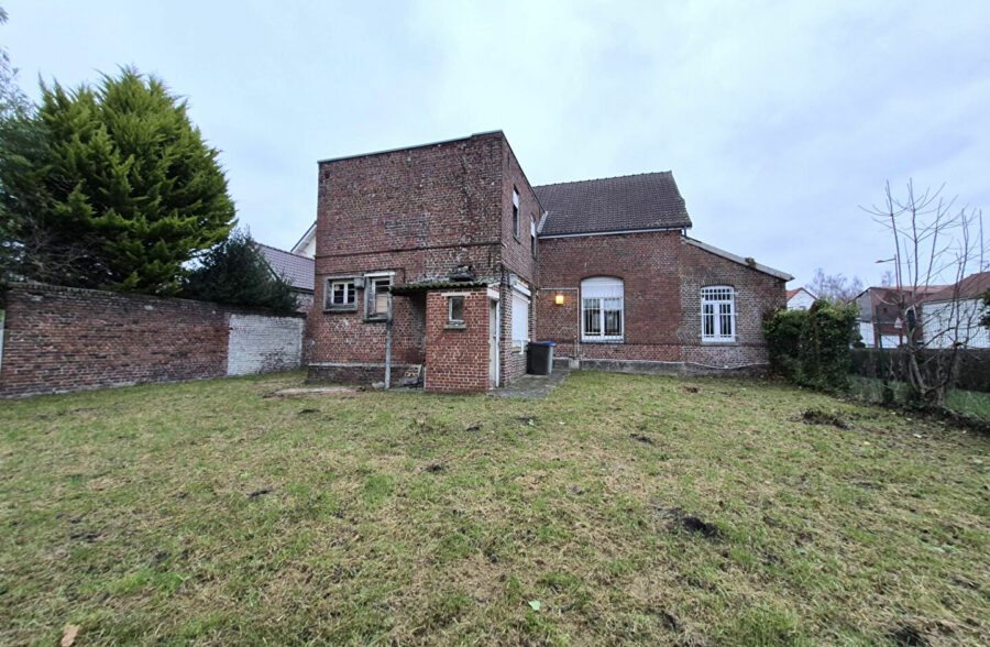 Immeuble Monchecourt 8 pièce(s) 157 m2