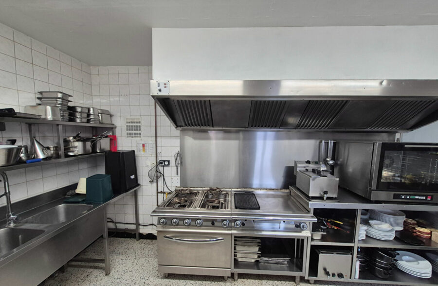 Ensemble Immobilier avec commerce et logement