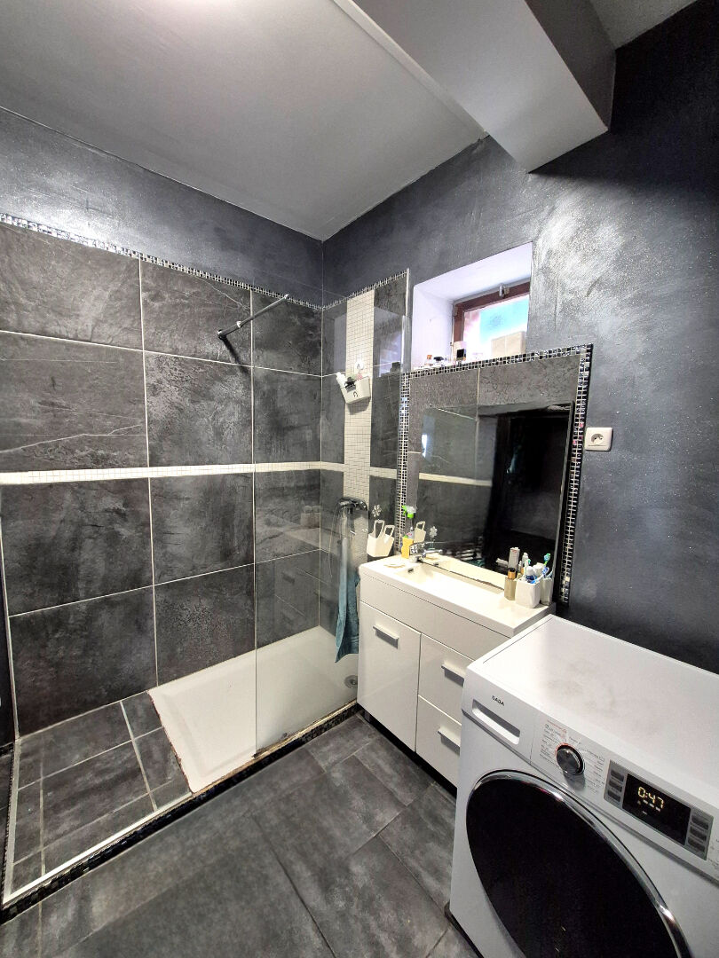 Ensemble Immobilier avec commerce et logement