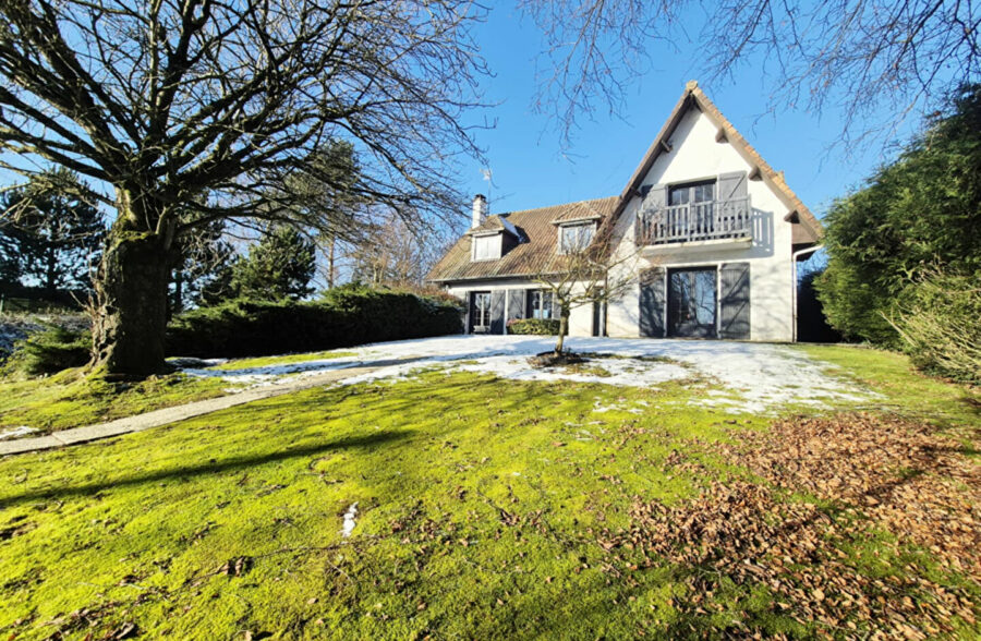 Maison de Campagne semi plain pied 4 chambres 2 salles de bain sous sol complet