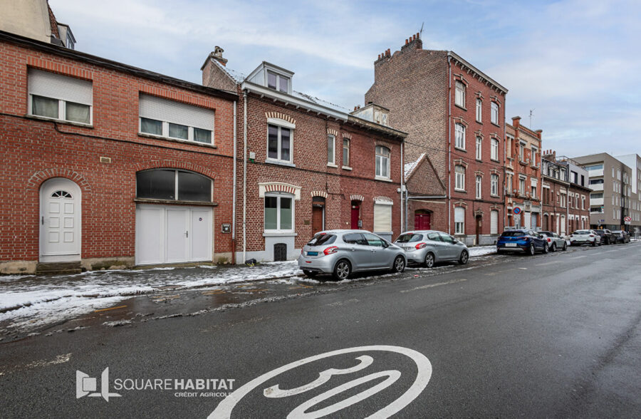 Maison lumineuse avec 3 chambres avec extérieur – Lille Moulins