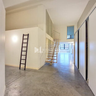 LOFT 150 m² 3 CHAMBRES ET STATIONNEMENT PRES DE LA GARE