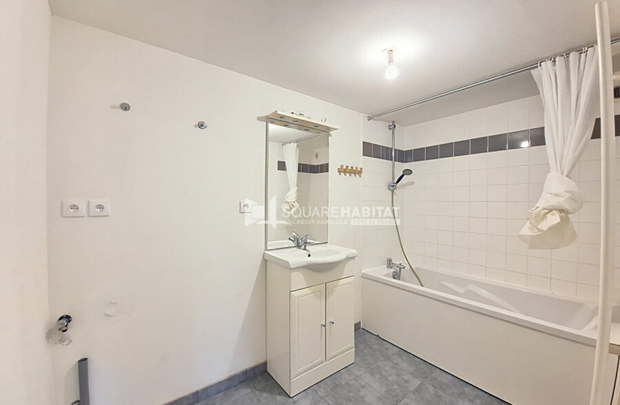 LOFT 150 m² 3 CHAMBRES ET STATIONNEMENT PRES DE LA GARE