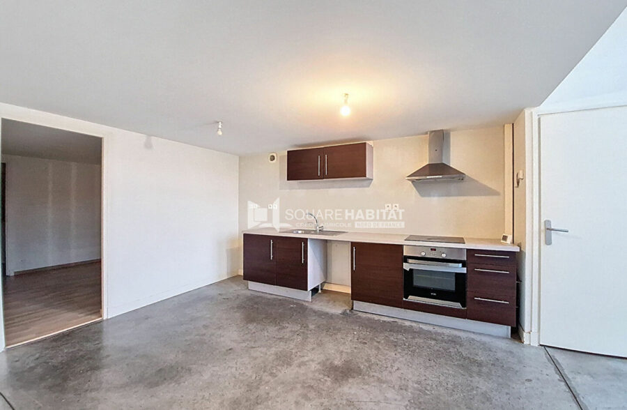 LOFT 150 m² 3 CHAMBRES ET STATIONNEMENT PRES DE LA GARE