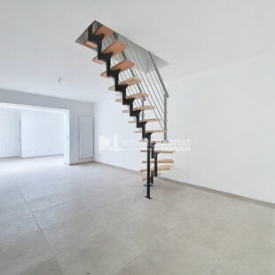 MAISON REFAITE A NEUF 4 CHAMBRES ET EXTERIEUR