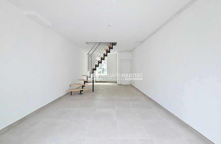 MAISON REFAITE A NEUF 4 CHAMBRES ET EXTERIEUR