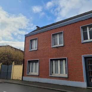 MAISON + HANGAR ET DEPENDANCES