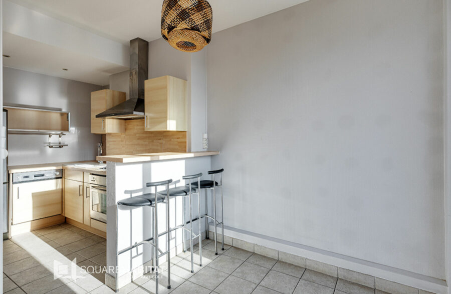 LILLE – REPUBLIQUE – T3  66m² + cave + box