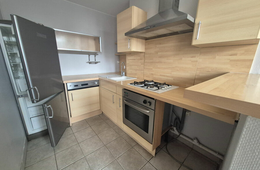 LILLE – REPUBLIQUE – T3  66m² + cave + box