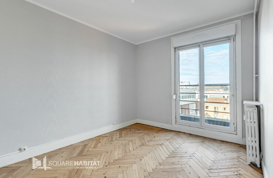 LILLE – REPUBLIQUE – T3  66m² + cave + box