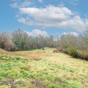 CORP DE FERME AVEC GRANGE ET TERRAIN DE 6200  M² <small>&nbsp;Sous compromis&nbsp;</small>